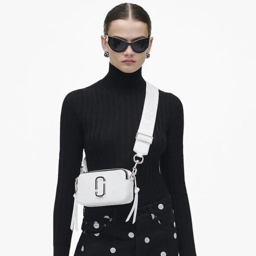Marc Jacobs The Snapshot White w Silver Hardware & Geo Adjustable Strap NWOT